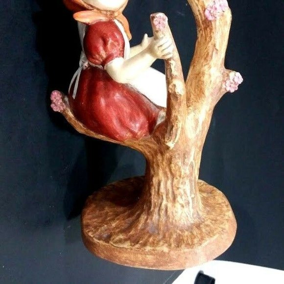 12" VTG Girl Sitting In Blossom Tree Figurine - Picture 3 of 8